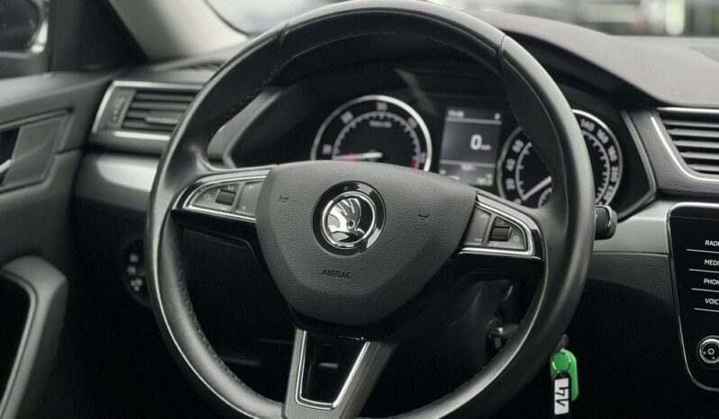SKODA Superb  | 4×4 (doł. automatycznie) | Automatyczna | 190 KM | Czarny full