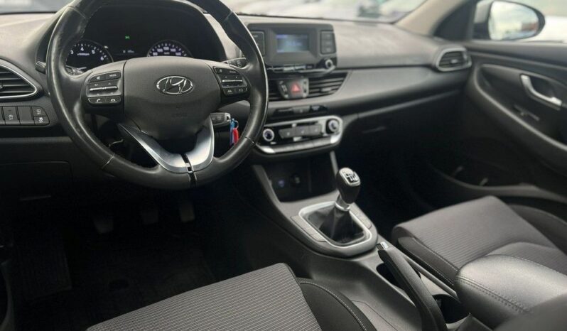 HYUNDAI I30  | FWD (przód) | Manualna | 110 KM | Srebrny full