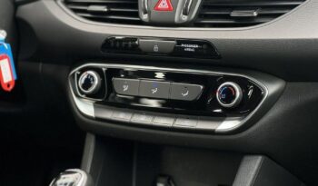 HYUNDAI I30  | FWD (przód) | Manualna | 110 KM | Srebrny full