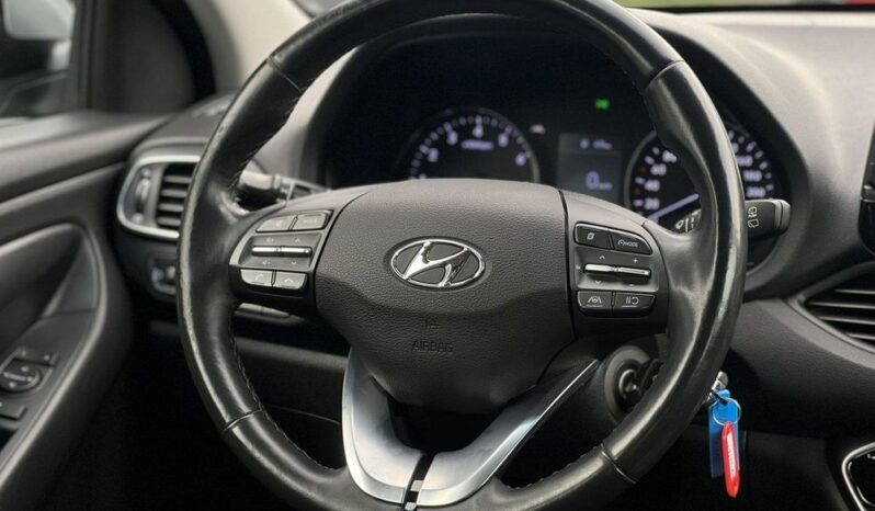 HYUNDAI I30  | FWD (przód) | Manualna | 110 KM | Srebrny full