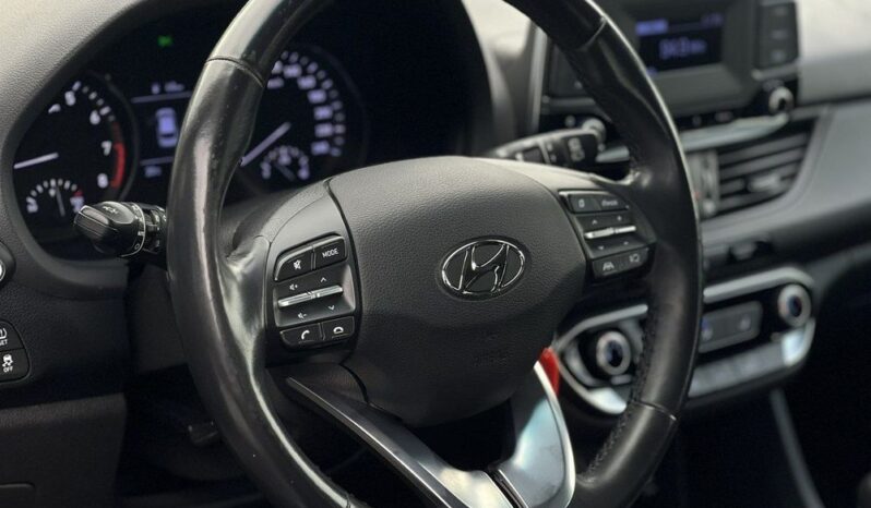 HYUNDAI I30  | FWD (przód) | Manualna | 110 KM | Srebrny full