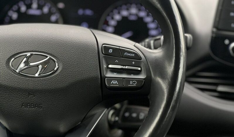 HYUNDAI I30  | FWD (przód) | Manualna | 110 KM | Srebrny full