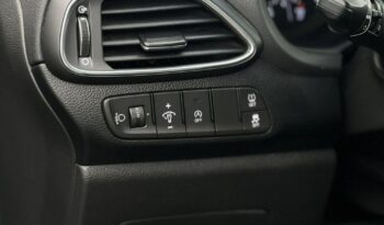 HYUNDAI I30  | FWD (przód) | Manualna | 110 KM | Srebrny full
