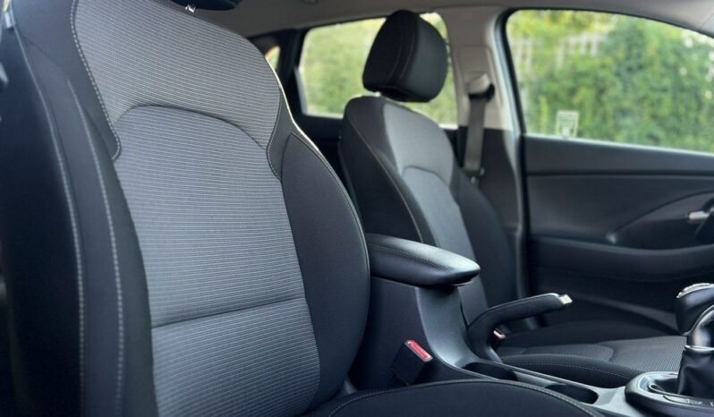 HYUNDAI I30  | FWD (przód) | Manualna | 120 KM | Szary full