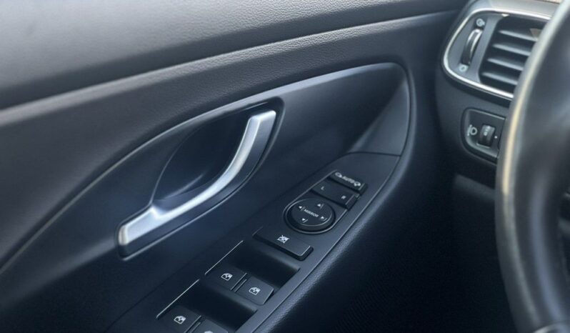 HYUNDAI I30  | FWD (przód) | Manualna | 120 KM | Szary full