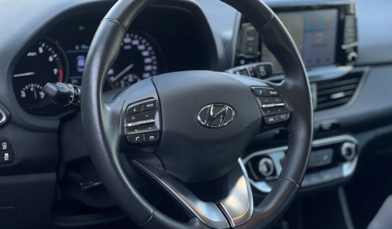 HYUNDAI I30  | FWD (przód) | Manualna | 120 KM | Srebrny full