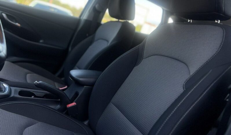 HYUNDAI I30  | FWD (przód) | Manualna | 120 KM | Srebrny full
