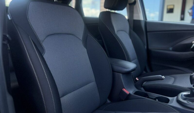 HYUNDAI I30  | FWD (przód) | Manualna | 120 KM | Srebrny full