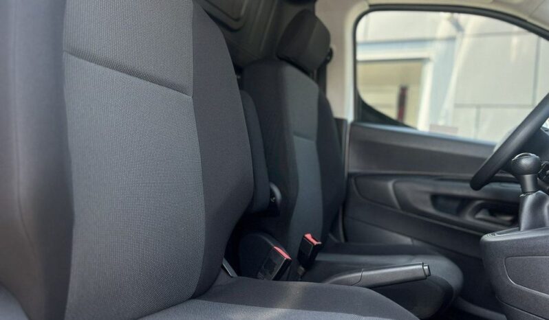 TOYOTA ProAce City | FWD (przód) | Manualna | 102 KM | Biały full