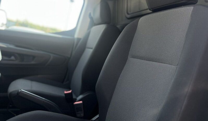 TOYOTA ProAce City | FWD (przód) | Manualna | 102 KM | Biały full