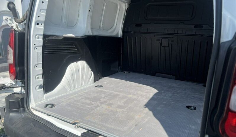 TOYOTA ProAce City | FWD (przód) | Manualna | 102 KM | Biały full