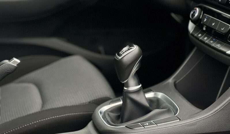 HYUNDAI I30  | FWD (przód) | Manualna | 120 KM | Szary full