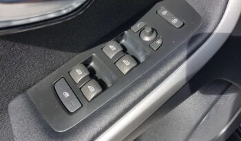 VOLVO V40  | FWD (przód) | Automatyczna | 150 KM | Czarny full