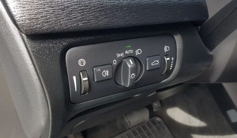 VOLVO V40  | FWD (przód) | Automatyczna | 150 KM | Czarny full