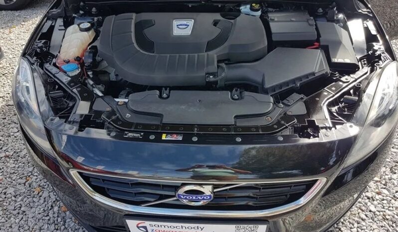 VOLVO V40  | FWD (przód) | Automatyczna | 150 KM | Czarny full