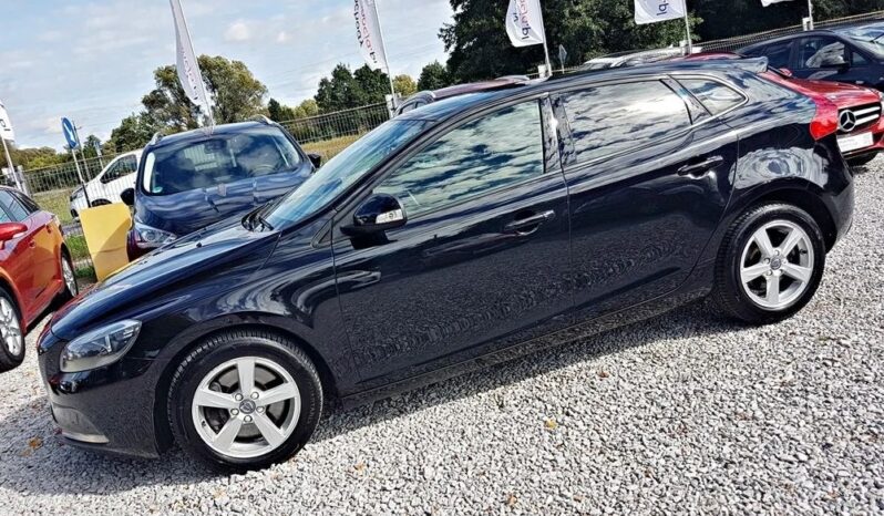 VOLVO V40  | FWD (przód) | Automatyczna | 150 KM | Czarny full