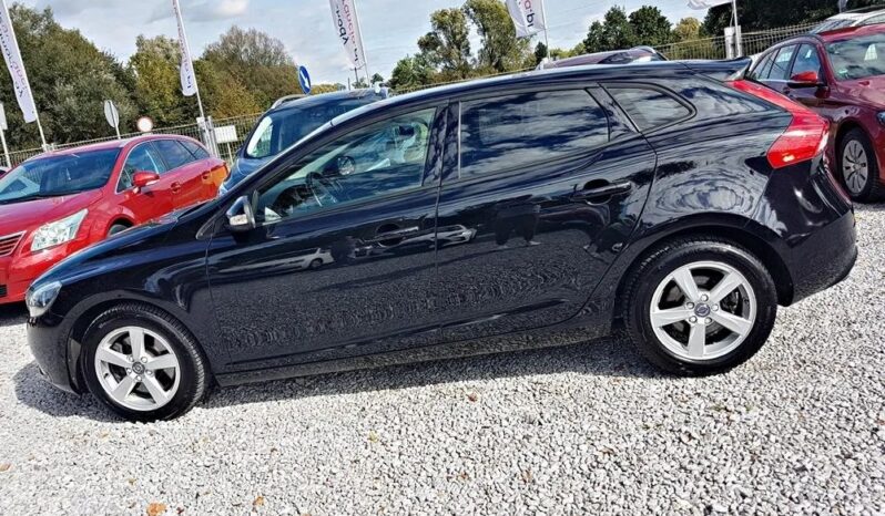 VOLVO V40  | FWD (przód) | Automatyczna | 150 KM | Czarny full