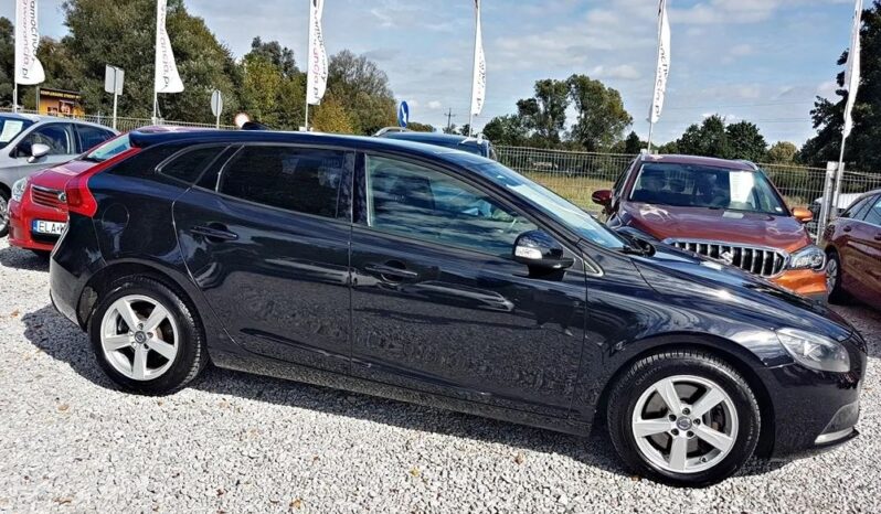 VOLVO V40  | FWD (przód) | Automatyczna | 150 KM | Czarny full