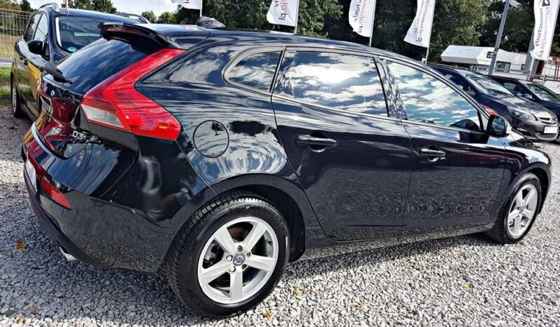VOLVO V40  | FWD (przód) | Automatyczna | 150 KM | Czarny full