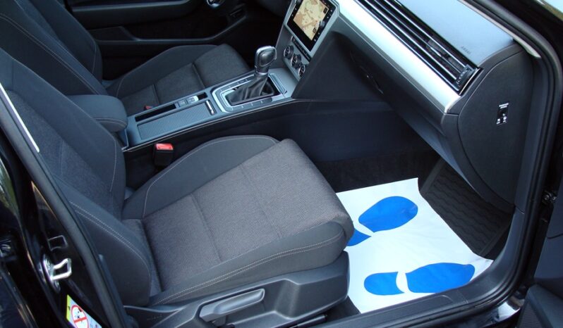 VOLKSWAGEN   Passat     150 KM    Automatyczna    FWD (przód)    Czarny full