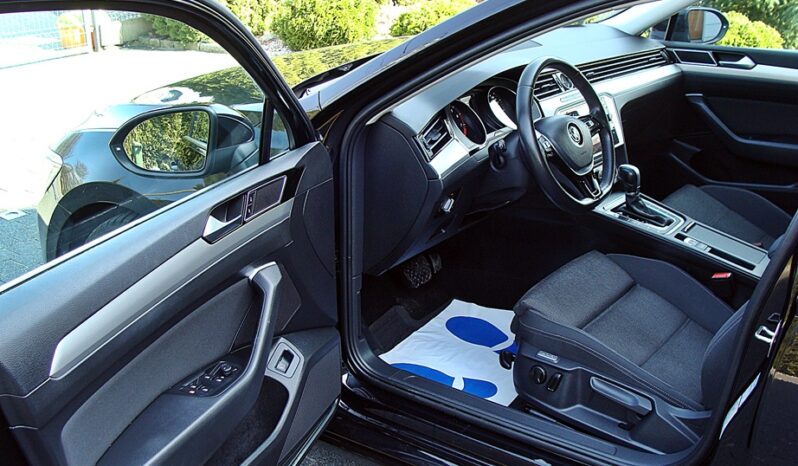 VOLKSWAGEN   Passat     150 KM    Automatyczna    FWD (przód)    Czarny full