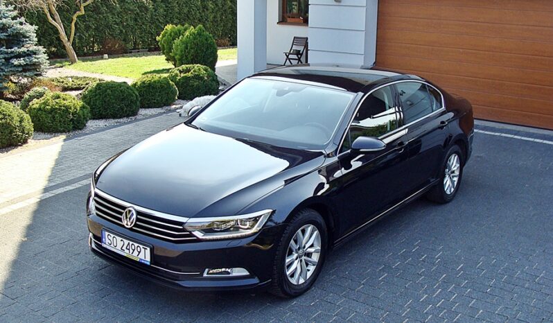 VOLKSWAGEN   Passat     150 KM    Automatyczna    FWD (przód)    Czarny full
