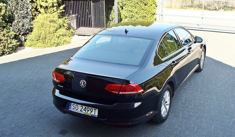 VOLKSWAGEN   Passat     150 KM    Automatyczna    FWD (przód)    Czarny full