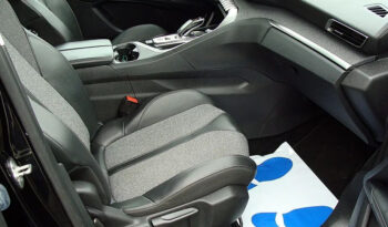 PEUGEOT   3008     131 KM    Automatyczna    FWD (przód)    Czarny full