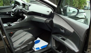 PEUGEOT   3008     131 KM    Automatyczna    FWD (przód)    Czarny full