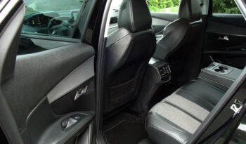 PEUGEOT   3008     131 KM    Automatyczna    FWD (przód)    Czarny full