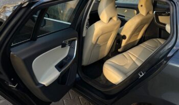 VOLVO V60  | 4×4 (doł. ręcznie) | Automatyczna | 215 KM | Szary full