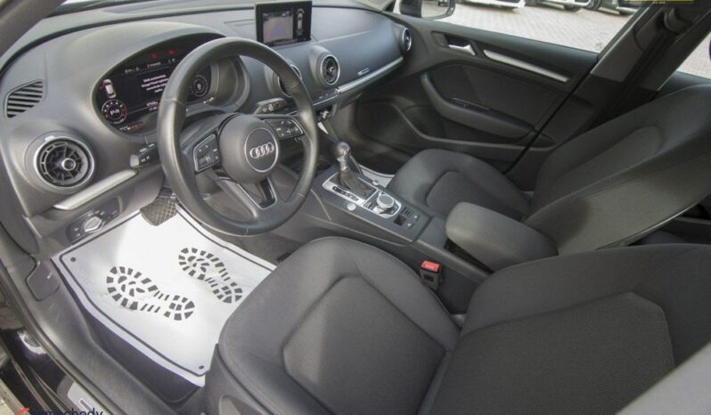 AUDI A3  | FWD (przód) | Automatyczna | 150 KM | Czarny full