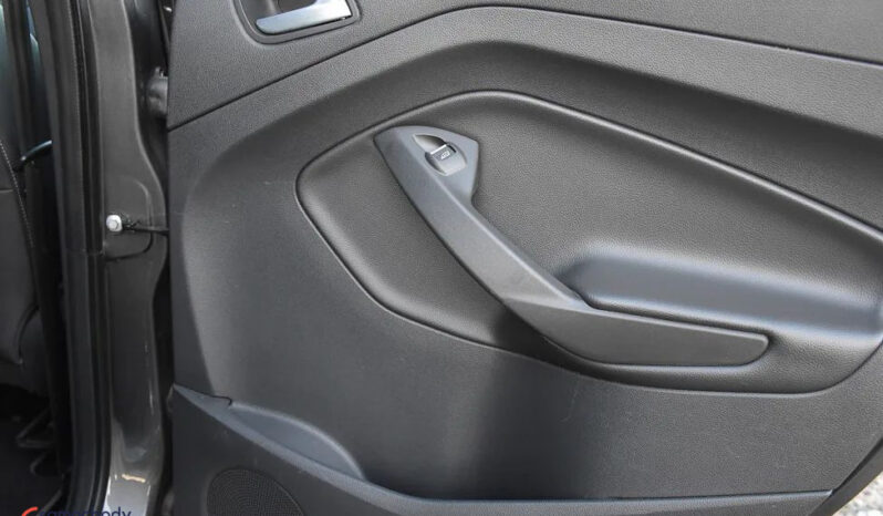 FORD Kuga  | FWD (przód) | Automatyczna | 120 KM | Szary full