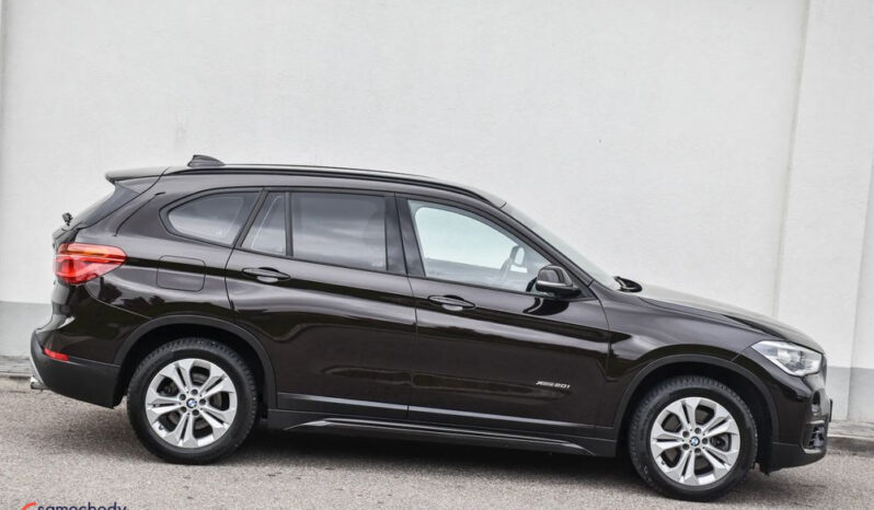 BMW X1  | 4×4 (stały) | Automatyczna | 192 KM | Brązowy full