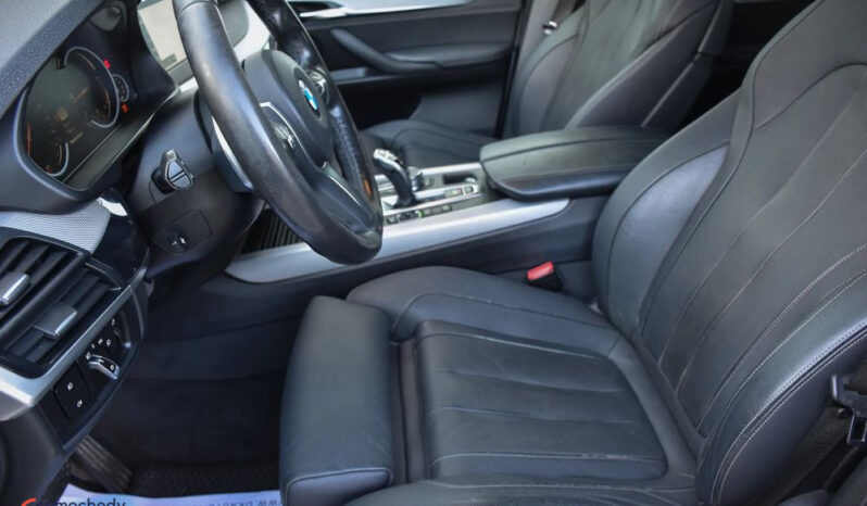 BMW X5  | 4×4 (doł. automatycznie) | Automatyczna | 231 KM | Biały full