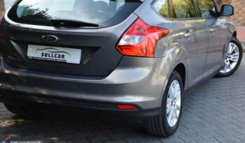 FORD Focus  | FWD (przód) | Manualna | 95 KM | Brązowy full