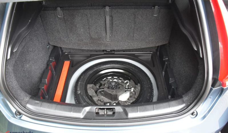 VOLVO V40  | FWD (przód) | Manualna | 115 KM | Niebieski full