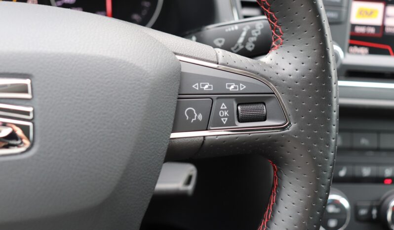 SEAT Leon  | 2018 | 150 KM | 1968cm3 | Czarny full