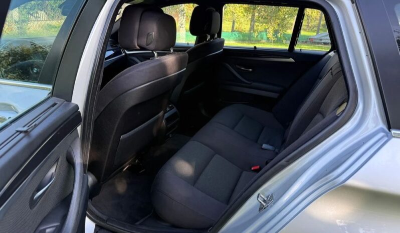 BMW Seria 5 | 4×4 (stały) | Automatyczna | 245 KM | Srebrny full