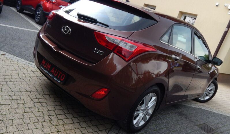 HYUNDAI I30  | FWD (przód) | Manualna | 135 KM | Brązowy full