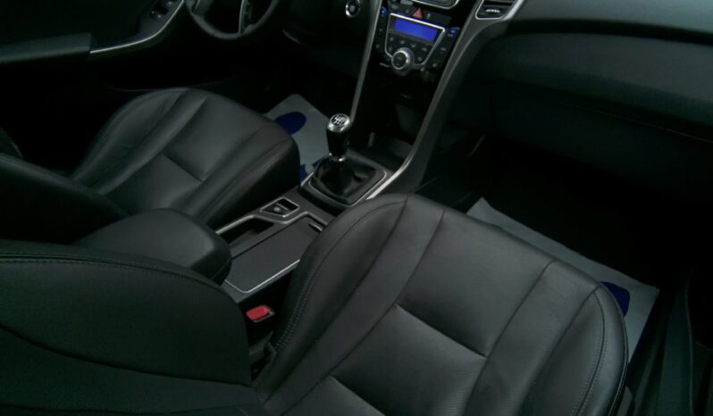 HYUNDAI I30  | FWD (przód) | Manualna | 135 KM | Brązowy full