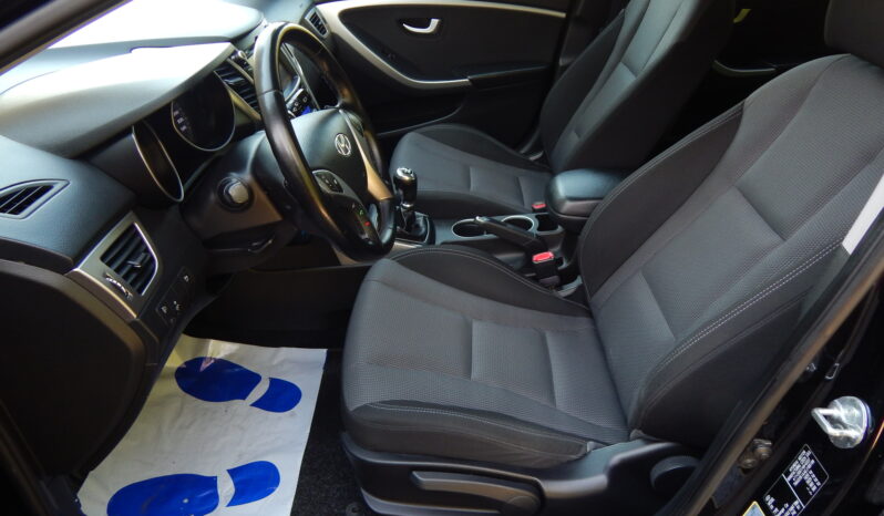 HYUNDAI I30  | FWD (przód) | Manualna | 99 KM | Czarny full