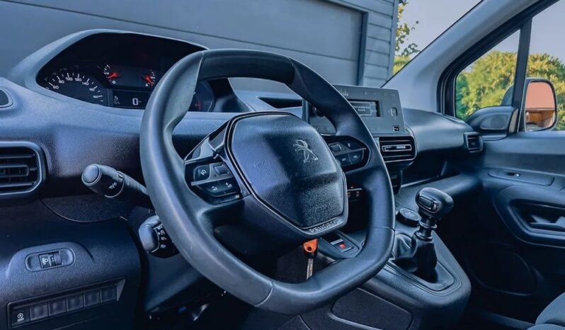 PEUGEOT Partner  | 4×4 (doł. ręcznie) | Manualna | 131 KM | Czerwony full