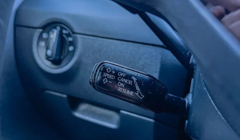 SKODA Octavia  | FWD (przód) | Automatyczna | 115 KM | Srebrny full