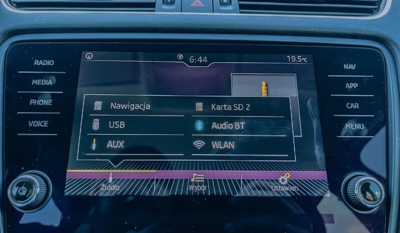 SKODA Octavia  | FWD (przód) | Automatyczna | 115 KM | Srebrny full