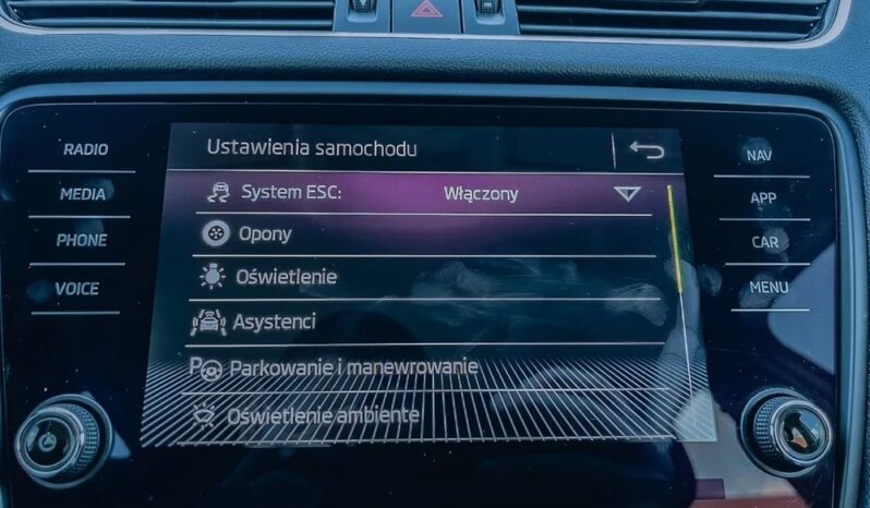 SKODA Octavia  | FWD (przód) | Automatyczna | 115 KM | Srebrny full