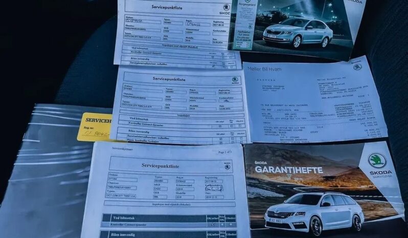 SKODA Octavia  | FWD (przód) | Automatyczna | 115 KM | Srebrny full