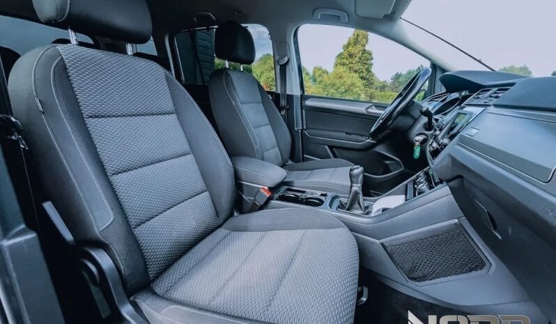 VOLKSWAGEN Touran  | FWD (przód) | Manualna | 150 KM | Czarny full