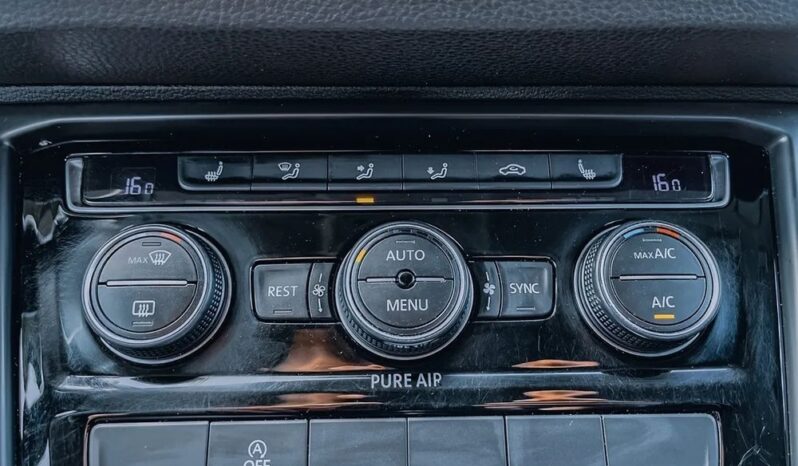 VOLKSWAGEN Touran  | FWD (przód) | Manualna | 150 KM | Czarny full