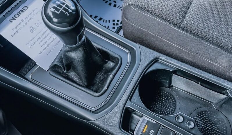 VOLKSWAGEN Touran  | FWD (przód) | Manualna | 150 KM | Czarny full